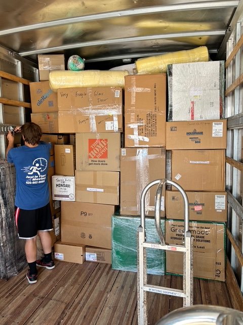 Junk Removal in Mapleton — Just-In-Time Moving